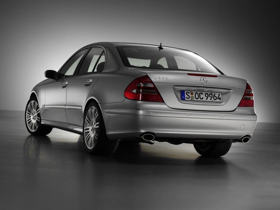  Mercedes-Benz E-Class 2002 года  (фото 84 из 448)